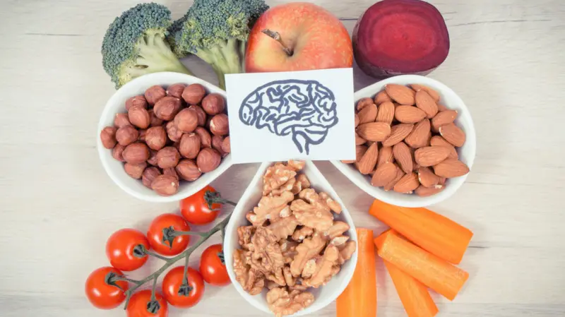 El efecto protector que tiene la fibra sobre nuestro cerebro y qué alimentos son los más recomendados
